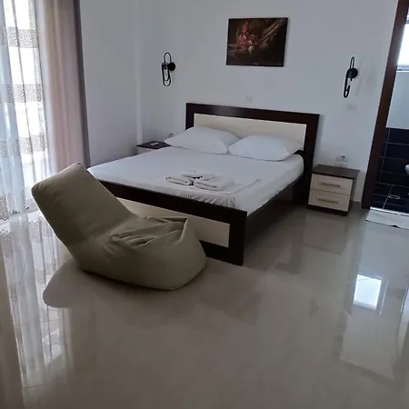 Mario كساميل